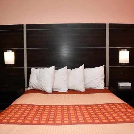 Regency Inn & Suites Faribault Zewnętrze zdjęcie